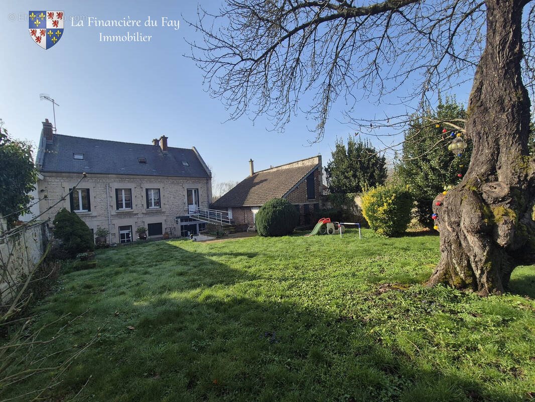 Maison à vendre, 214m², Belleu