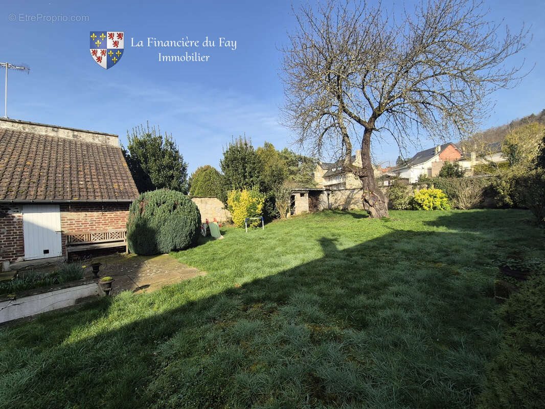Maison à vendre, 214m², Belleu