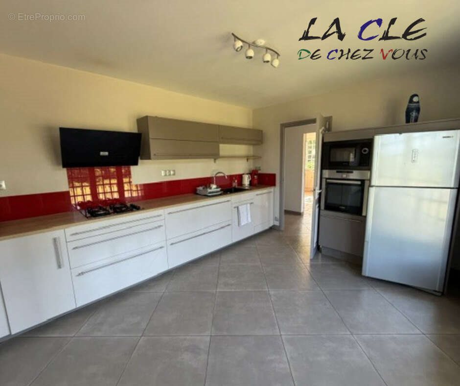 Maison à vendre, 175m², Saint-Laurs
