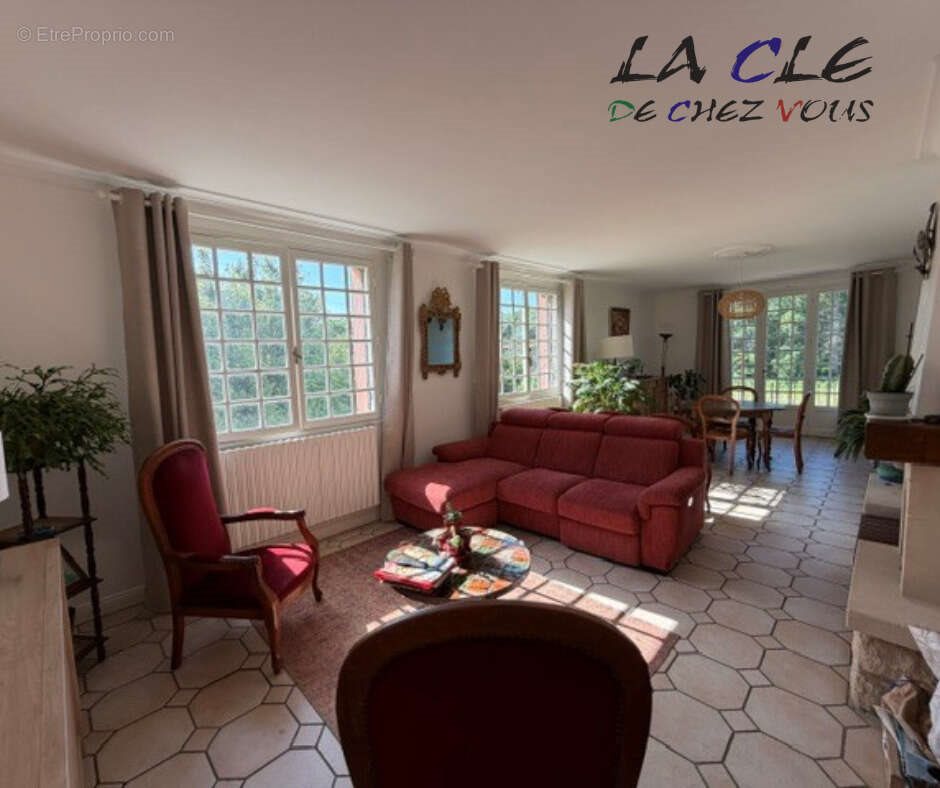 Maison à vendre, 175m², Saint-Laurs