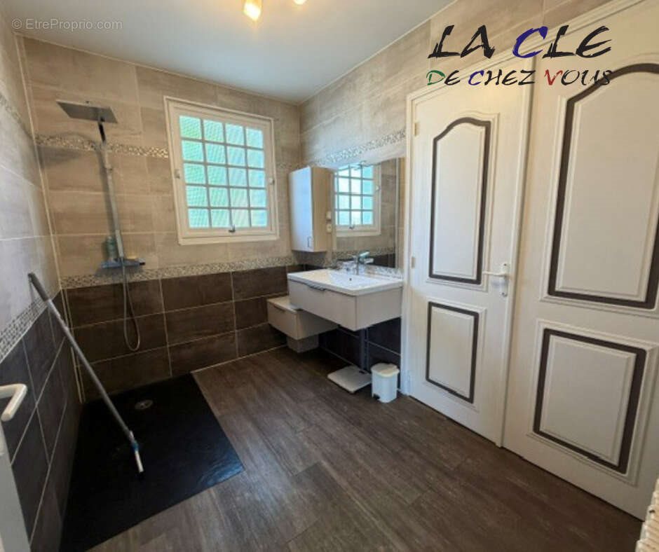 Maison à vendre, 175m², Saint-Laurs
