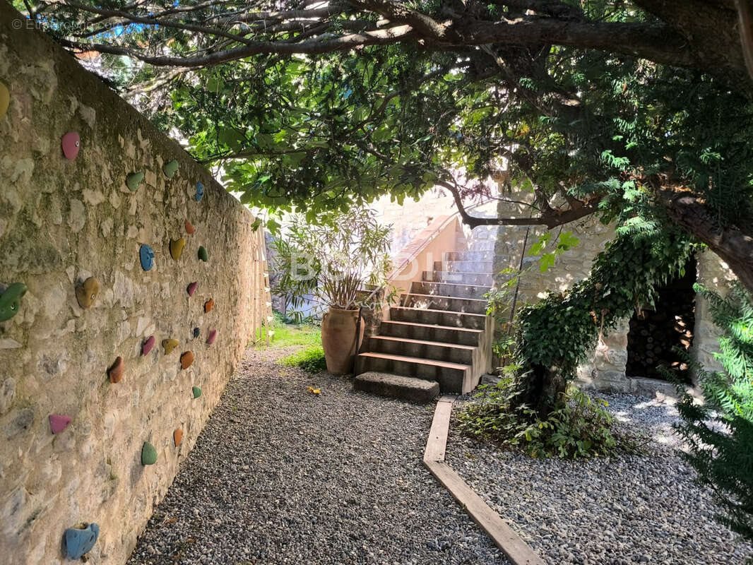 Maison à vendre, 87m², La Bastide-des-Jourdans
