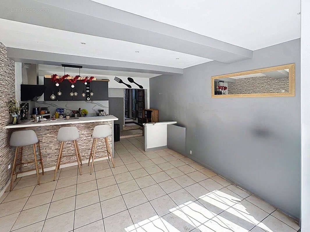 Maison à vendre, 72m², Bellegarde