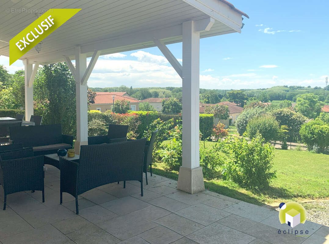 Maison à vendre, 152m², Buellas