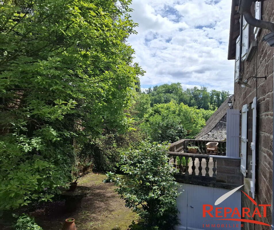 Maison à vendre, 274m², Saint-Pantaléon-de-Larche