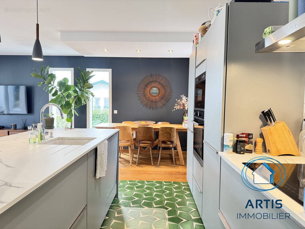 Maison à vendre, 105m², Saint-Pée-sur-Nivelle