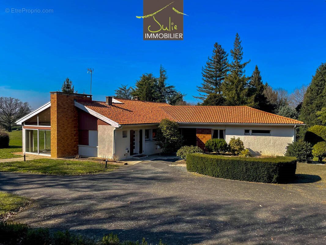 Maison à vendre, 394m², Cerizay