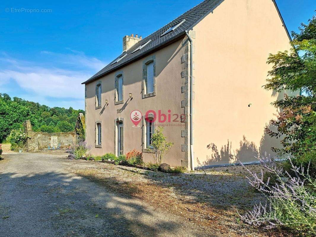 Maison à vendre, 210m², Châteaulin