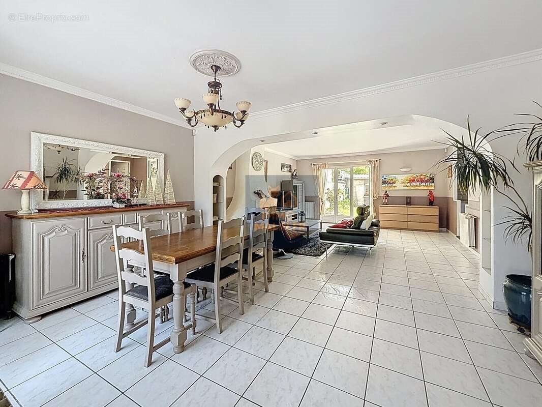 Maison à vendre, 262m², Chennevières-sur-Marne