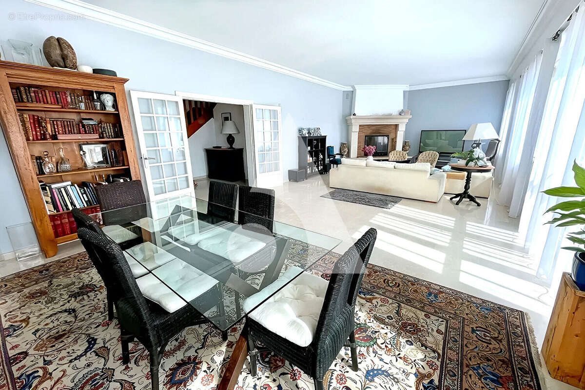 Maison à vendre, 325m², Parmain