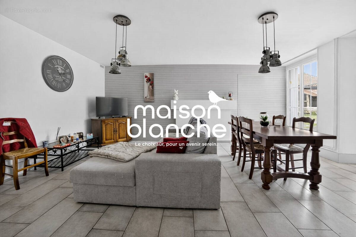 Maison à vendre, 138m², Thénezay