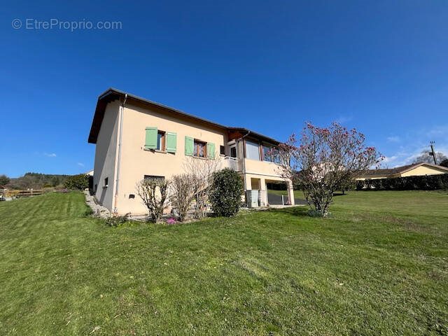 Maison à vendre, 107m², Vertolaye