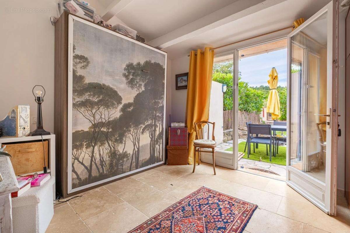 Maison à vendre, 36m², Roquebrune-sur-Argens