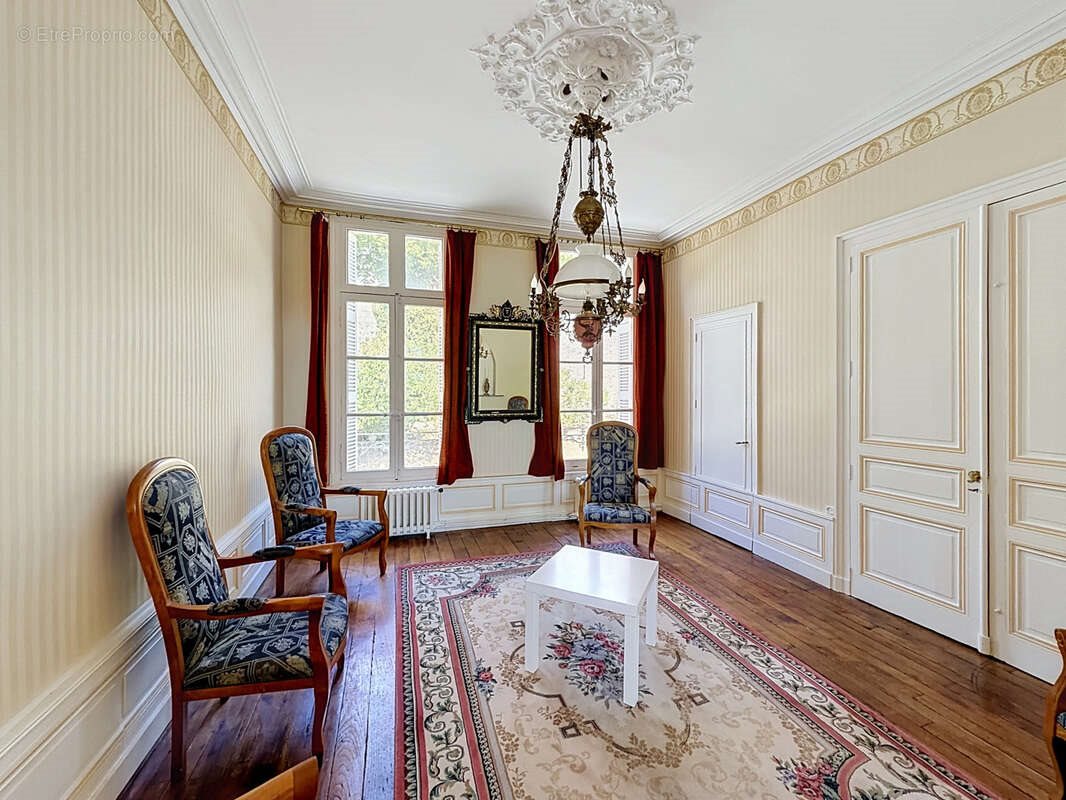 Maison à vendre, 197m², Angoulême
