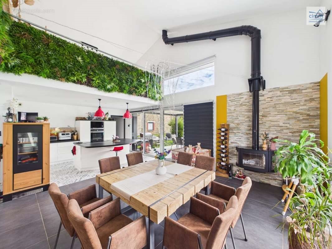 Maison à vendre, 248m², Saint-Séglin