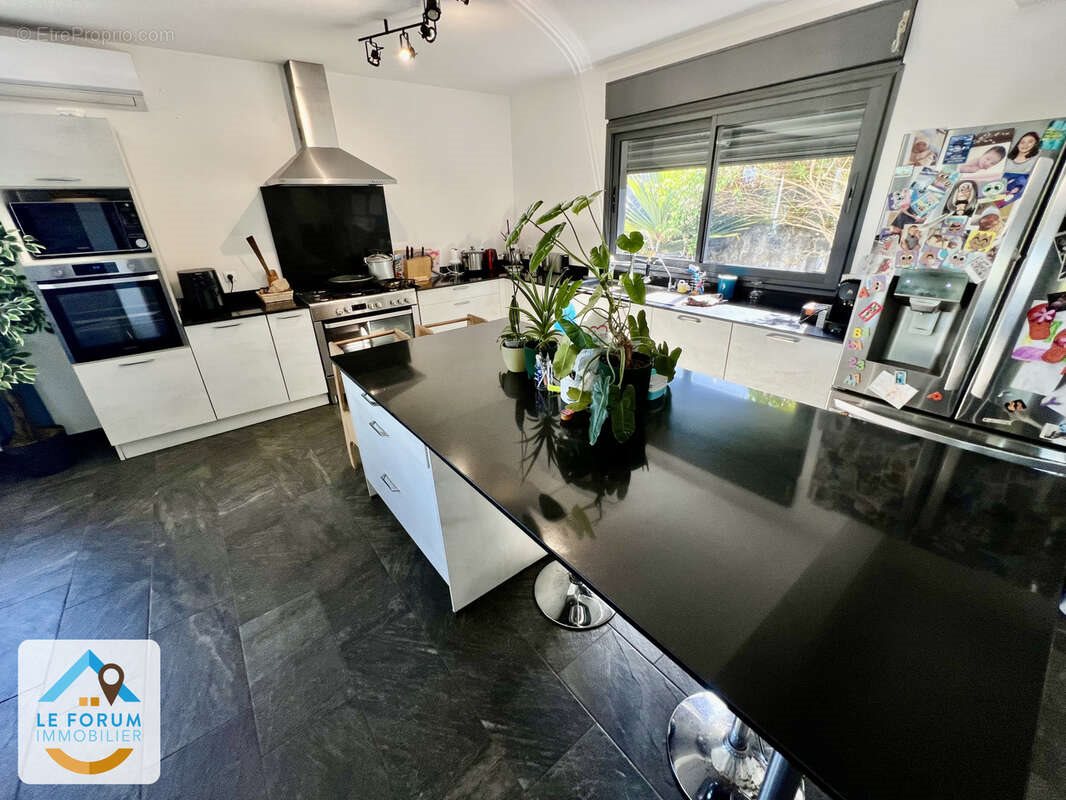 Maison à vendre, 138m², Le Tampon