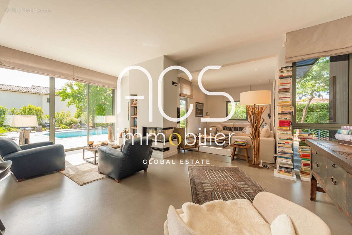 Maison à vendre, 183m², Saint-Raphaël