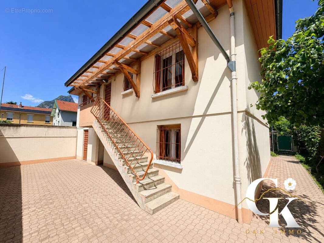 Maison à vendre, 107m², Fontaine