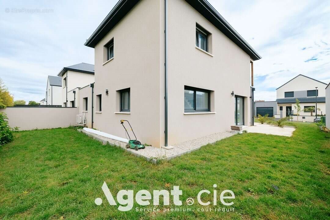 Maison à vendre, 120m², Eterville