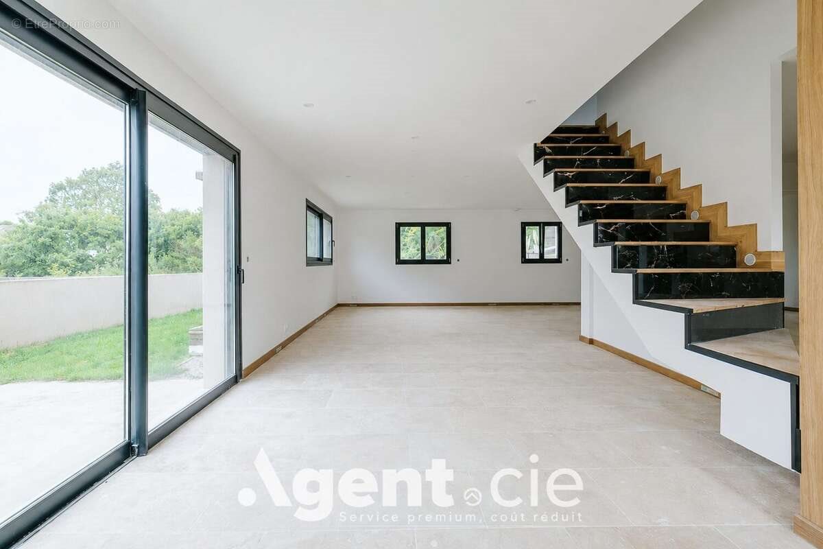 Maison à vendre, 120m², Eterville