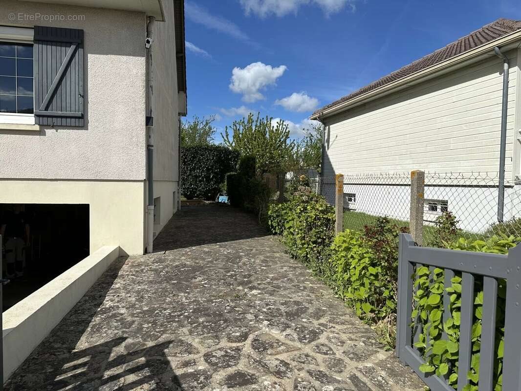 Maison à vendre, 142m², Lucé