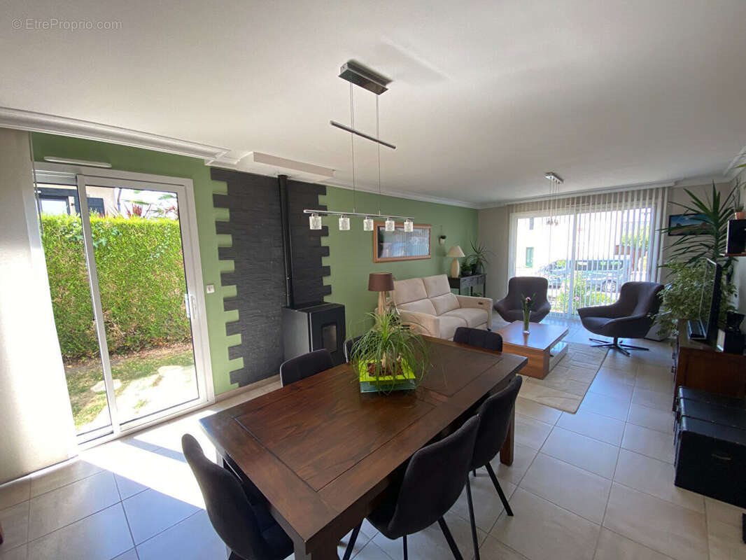Maison à vendre, 153m², L'Huisserie