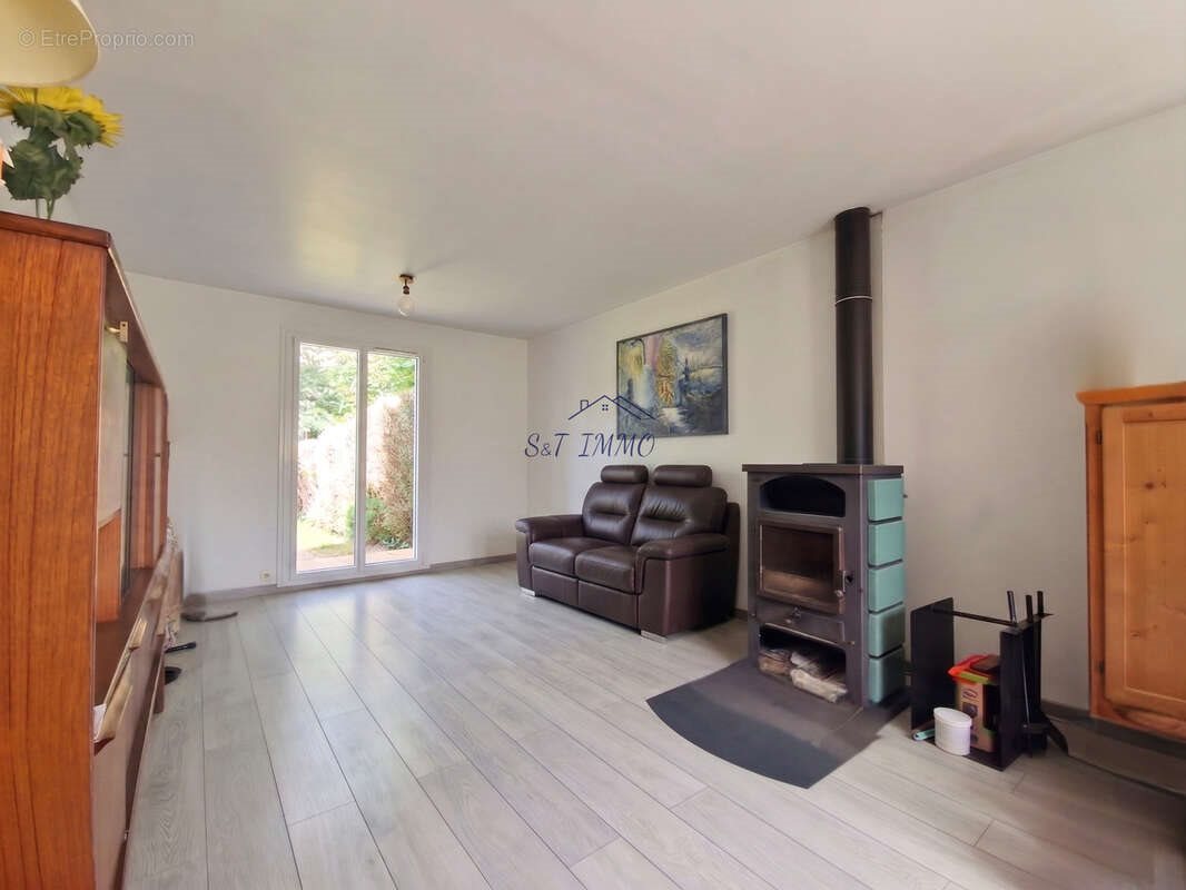 Maison à vendre, 92m², Lardy