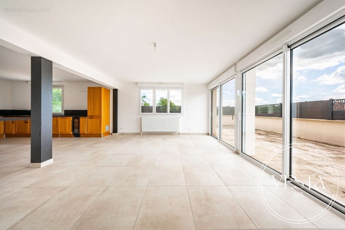 Maison à vendre, 183m², Bretenière