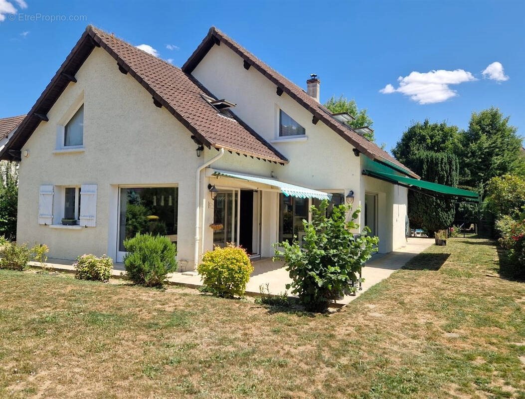 Maison à vendre, 211m², Saint-Lubin-des-Joncherets