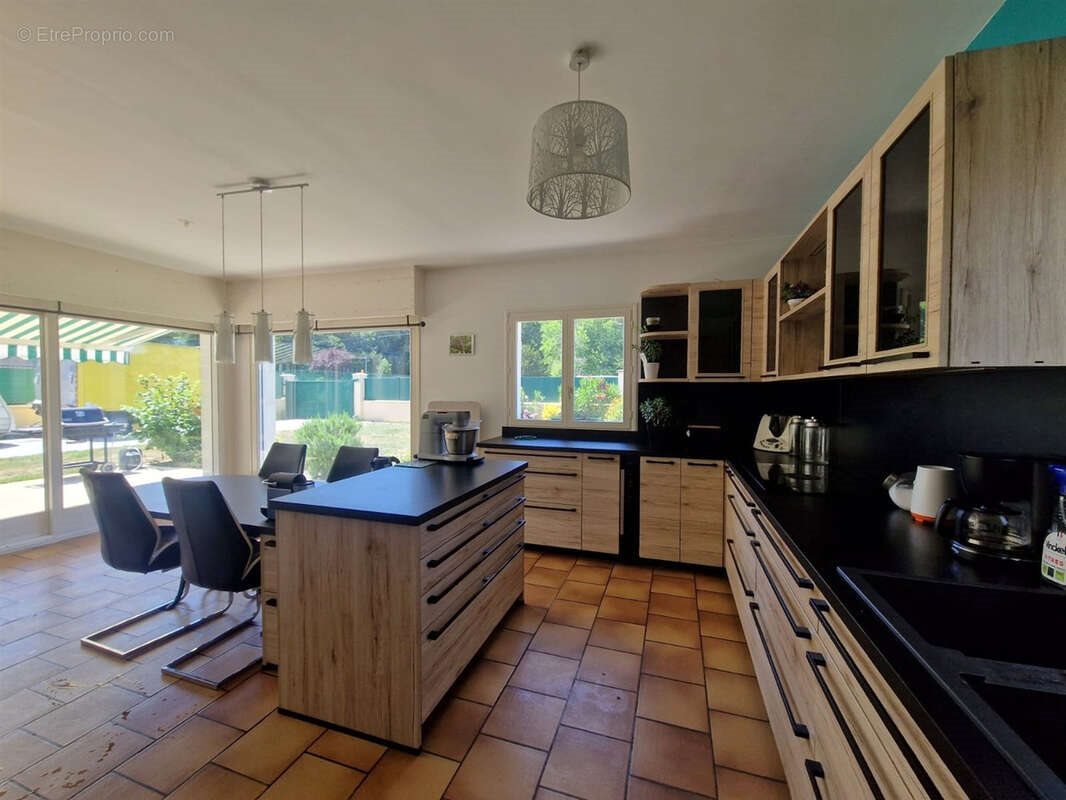 Maison à vendre, 211m², Saint-Lubin-des-Joncherets