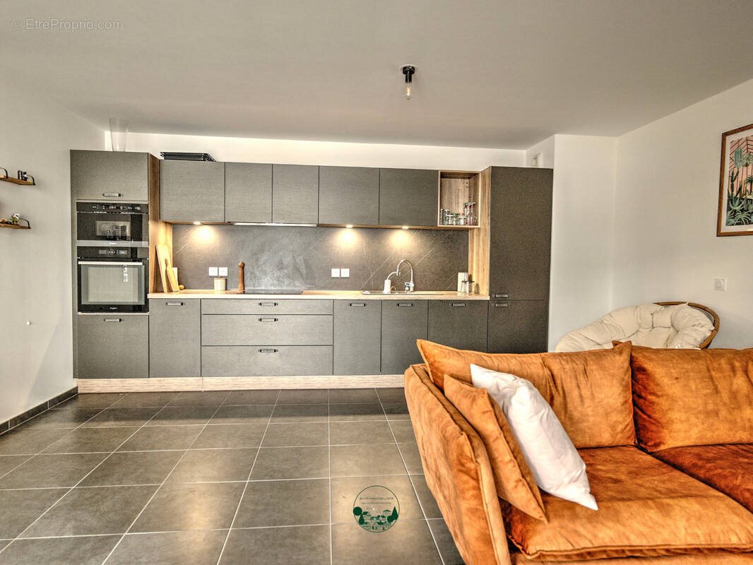 Appartement à vendre, 70m², Saint-Genis-Pouilly
