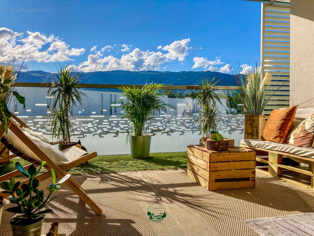 Appartement à vendre, 70m², Saint-Genis-Pouilly