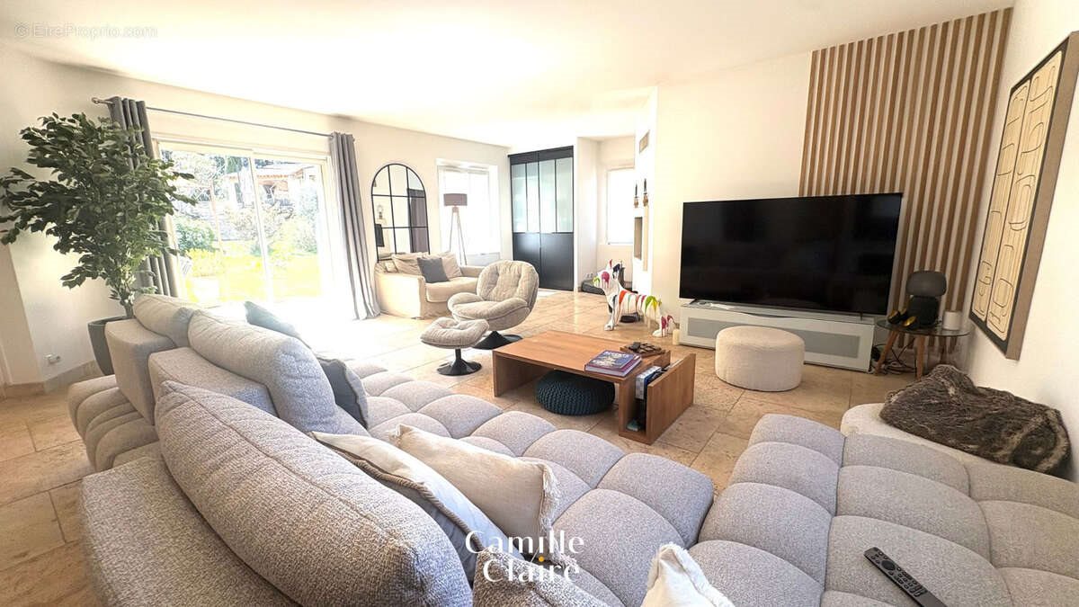 Maison à vendre, 180m², Trets