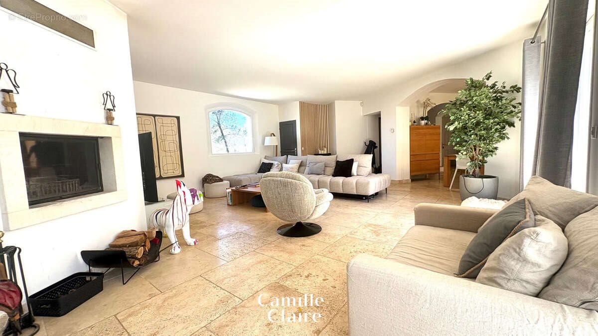 Maison à vendre, 180m², Trets
