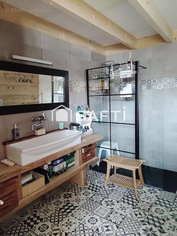 Maison à vendre, 175m², Saint-Genis-de-Saintonge