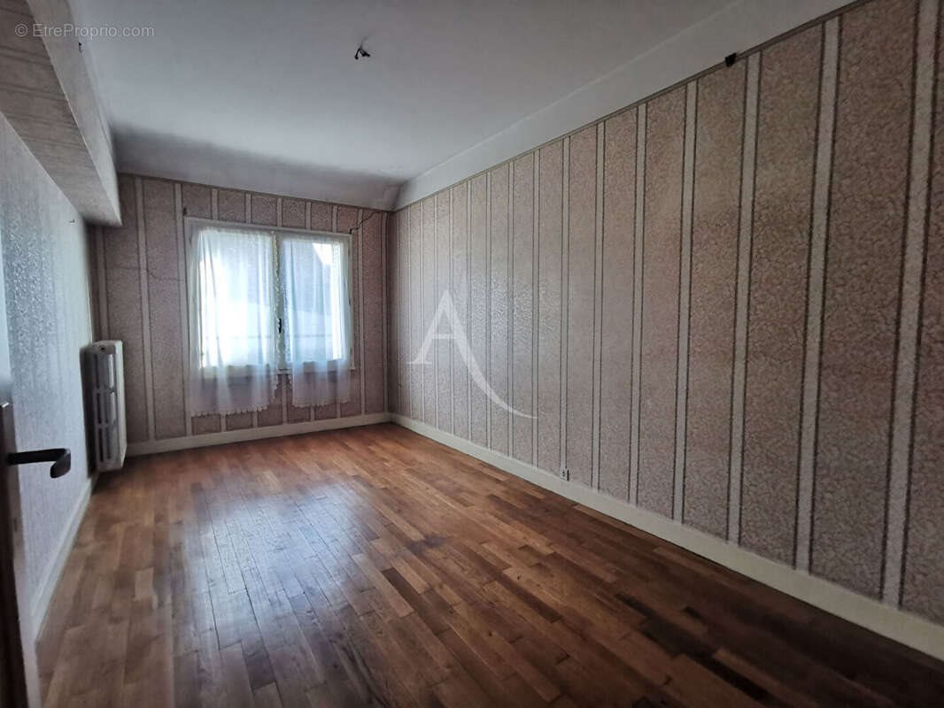 Maison à vendre, 77m², Saint-Claude-de-Diray