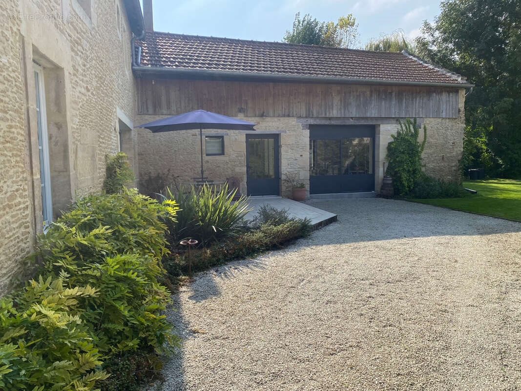 Maison à vendre, 211m², Argences