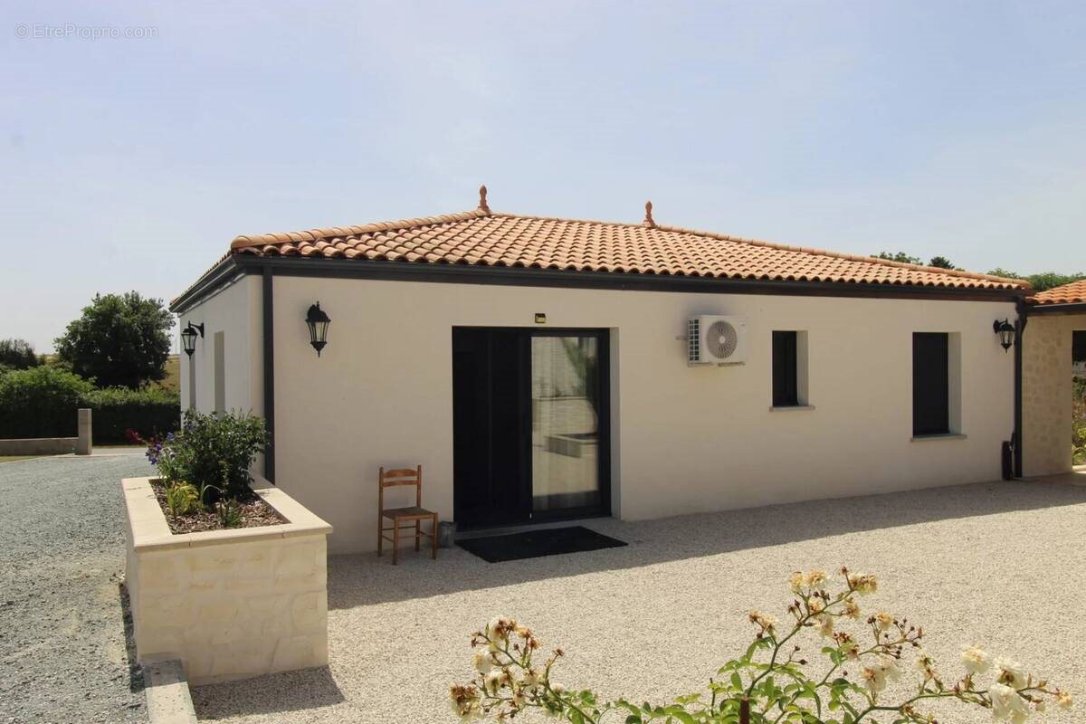 Maison à vendre, 122m², Migré