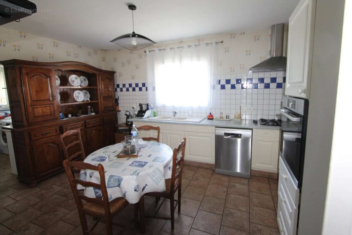 Maison à vendre, 123m², Saint-Pierre-d'Eyraud