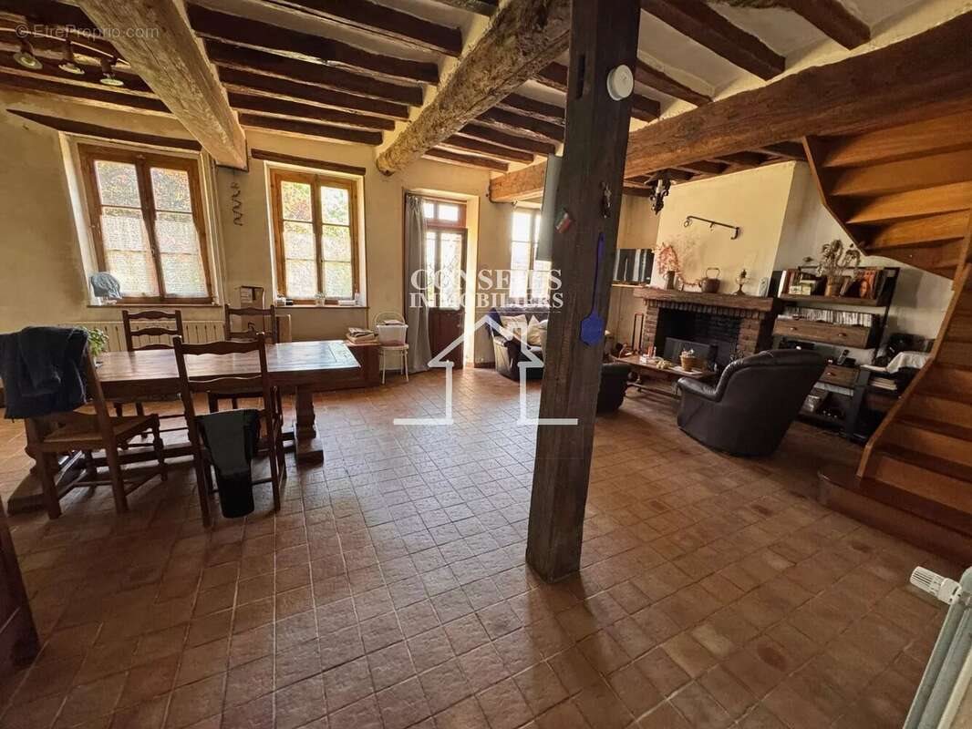 Maison à vendre, 121m², Villeneuve-sur-Yonne