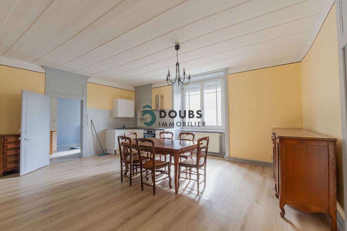 Appartement à vendre, 150m², Orchamps-Vennes