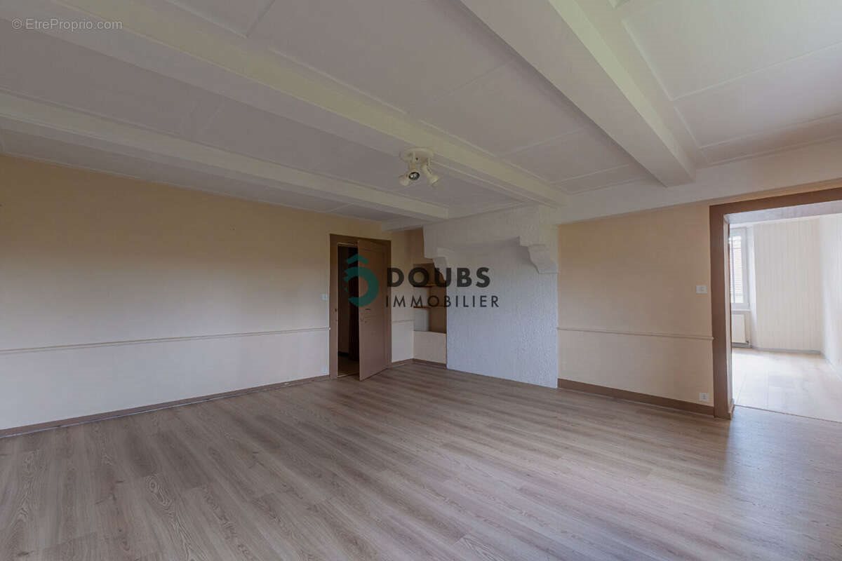 Appartement à vendre, 150m², Orchamps-Vennes