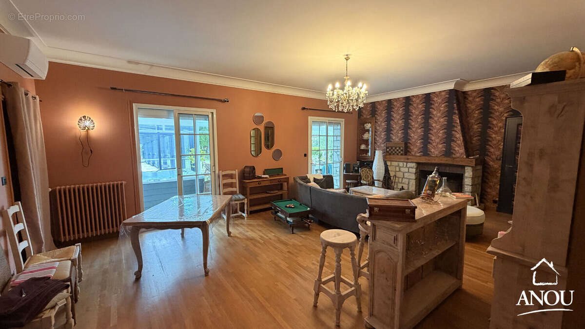 Maison à vendre, 492m², La Chapelle-du-Noyer