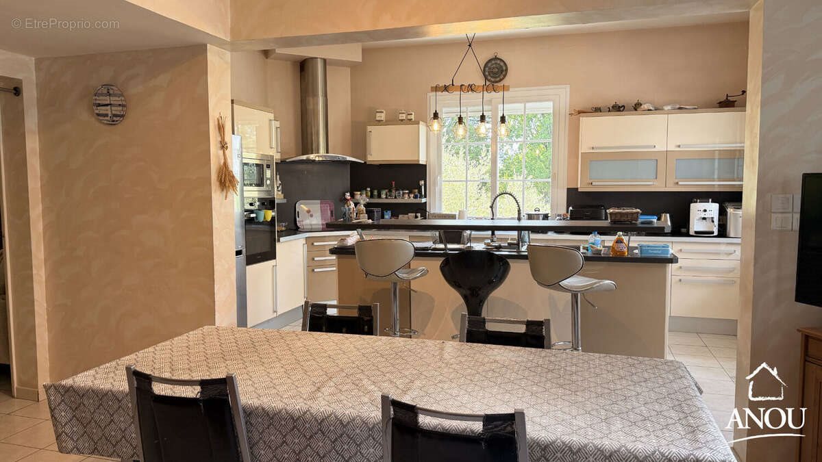 Maison à vendre, 492m², La Chapelle-du-Noyer