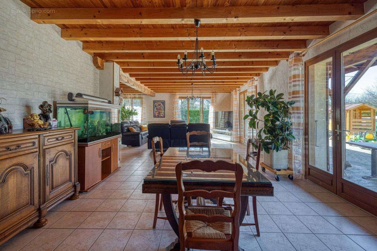Maison à vendre, 208m², Saint-Quentin-sur-Isère