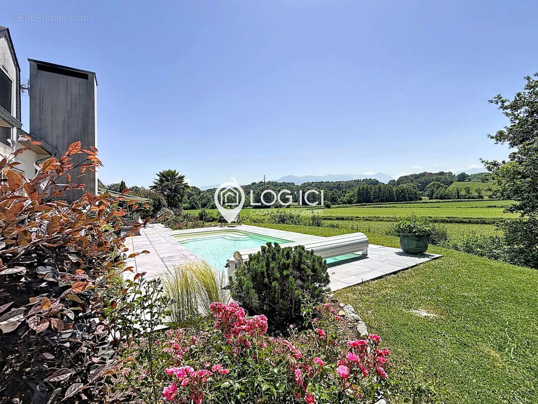 Maison à vendre, 227m², Coarraze