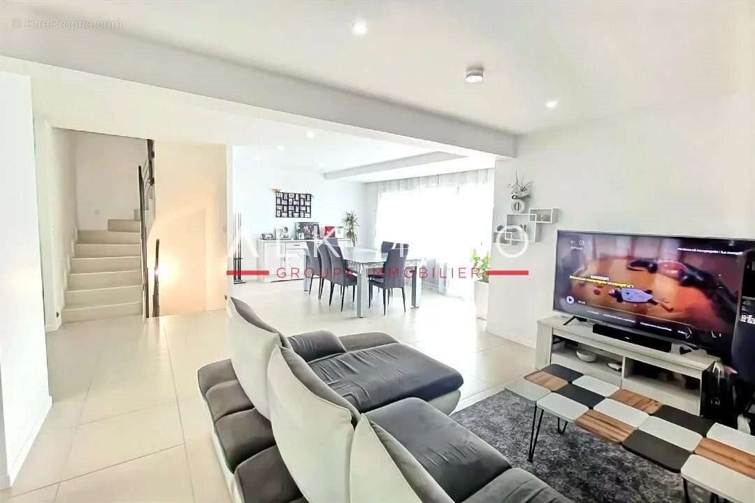 Appartement à vendre, 188m², Vétraz-Monthoux