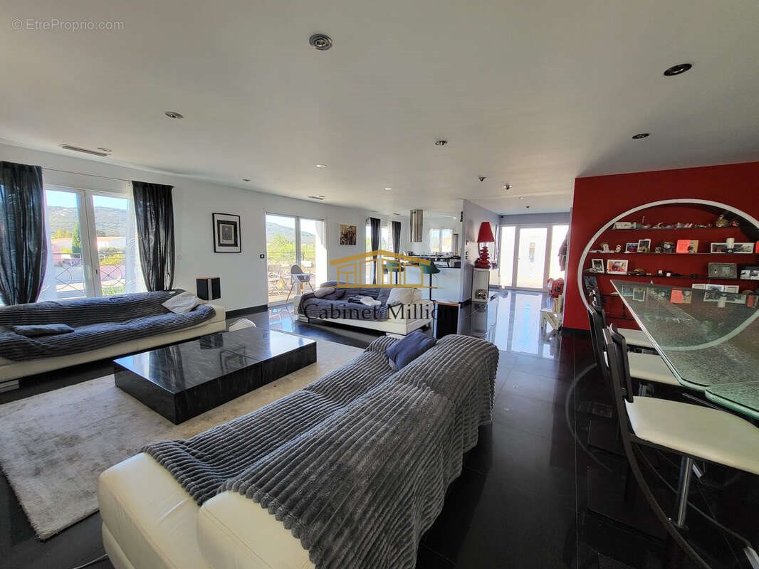 Maison à vendre, 209m², Vic-la-Gardiole