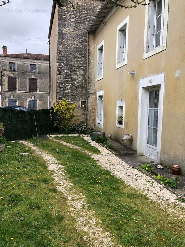 Maison à vendre, 113m², Villefagnan