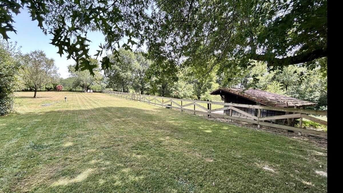 Maison à vendre, 310m², Urt